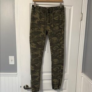 American Eagle Outfitters Women's Camouflage Jogger Pants - EXTRA LONG